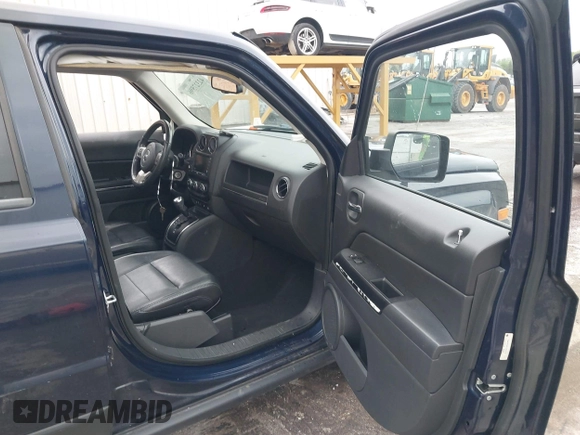 2012 Jeep Patriot Limited z VIN 1C4NJPCBXCD623275, wystawiony jako IAAI lot #42327596 z przebiegiem 59 495 mil mil oraz . Historia ofert i sprzedaży dostępna na DreamBid. Obrazek 5.
