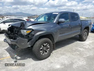2023 Toyota Tacoma SR z VIN 3TMCZ5AN5PM636298, wystawiony jako Copart lot #56818675 z przebiegiem 39 497 mil mil oraz Szkoda całkowita • Salvage title. Historia ofert i sprzedaży dostępna na DreamBid. Obrazek 1.