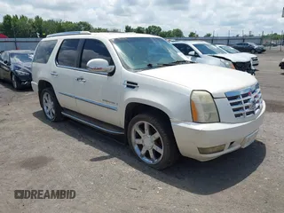 2007 Cadillac Escalade with VIN 1GYEC63857R374038, listed as a IAAI auction lot 42674776 with Not provided miles and . Bid and sale history available at DreamBid. Image 1.