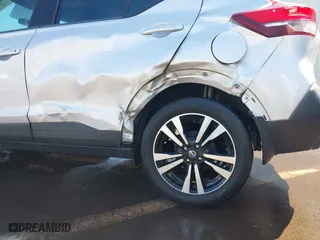 2018 Nissan Kicks SV with VIN 3N1CP5CU2JL527470, listed as a IAAI auction lot 41503614 with 26,732 mi miles. Bid and sale history available at carsss.com. Image 6.