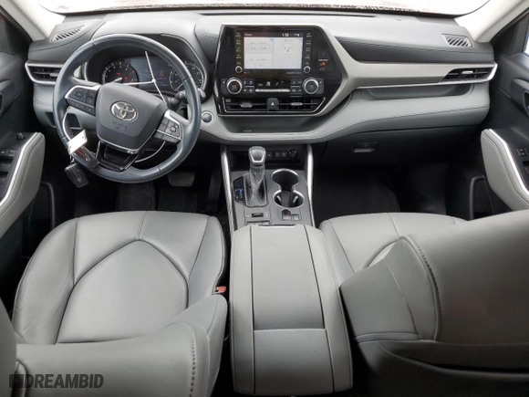 2021 Toyota Highlander XLE with VIN 5TDGZRBH0MS085971, listed as a Copart auction lot 51174555 with 48,353 mi miles and Salvage Title. Bid and sale history available at carsss.com. Image 8.
