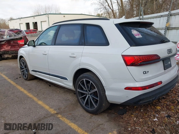 2022 Audi Q7 Premium Plus with VIN WA1LXBF75ND017721, listed as a IAAI auction lot 40819509 with 33,234 mi miles and . Bid and sale history available at DreamBid. Image 3.