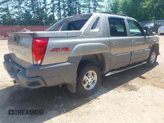 2002 Chevrolet Avalanche z VIN 3GNEK13T02G127607, wystawiony jako IAAI lot #42247519 z przebiegiem 249 223 mil mil oraz . Historia ofert i sprzedaży dostępna na DreamBid. Obrazek 4.