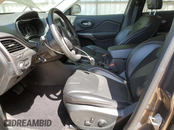 2019 Jeep Cherokee Latitude Plus z VIN 1C4PJLLN0KD151937, wystawiony jako Copart lot #53738255 z przebiegiem 63 450 mil mil oraz Szkoda całkowita • Salvage title. Historia ofert i sprzedaży dostępna na DreamBid. Obrazek 7.
