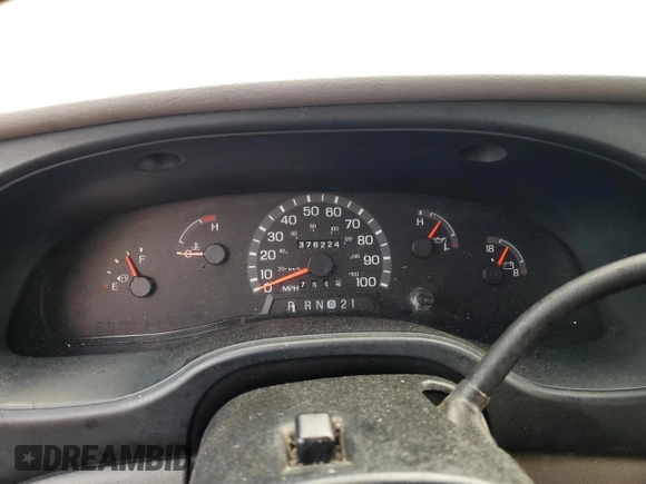 2002 Ford Econoline Passenger XL с VIN 1FMRE11272HB81824, выставлен на аукционе Copart как лот 89143725 с пробегом 376 224 миль миль и Чистый • Clean title. История ставок и продаж доступна на DreamBid. Изображение 9.