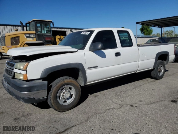 2007 Chevrolet Silverado 2500HD Classic LS with VIN 1GCHC29U77E197063, listed as a Copart auction lot 76756674 with 402,962 mi miles and Salvage Title. Bid and sale history available at carsss.com. Image 1.