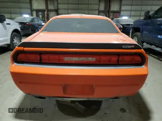 2010 Dodge Challenger SRT-8 with VIN 2B3CJ7DW3AH260635, listed as a Copart auction lot 87880775 with 105,524 mi miles and Salvage title. Bid and sale history available at DreamBid. Image 6.
