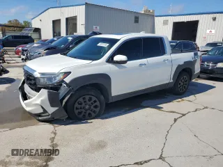2022 Honda Ridgeline RTL-E with VIN 5FPYK3F72NB018843, listed as a Copart auction lot 50070165 with 53,043 mi miles and Salvage Title. Bid and sale history available at DreamBid. Image 1.