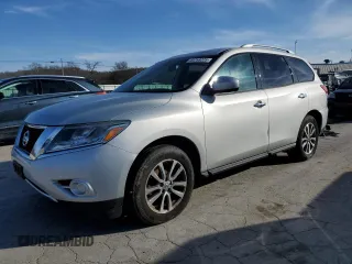 2016 Nissan Pathfinder SV with VIN 5N1AR2MMXGC618207, listed as a Copart auction lot 44759225 with 121,094 mi miles and Clean Title. Bid and sale history available at carsss.com. Image 1.