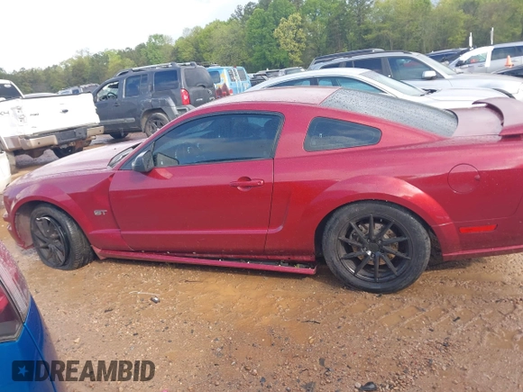 2006 Ford Mustang GT Deluxe with VIN 1ZVFT82H265195370, listed as a IAAI auction lot 42018364 with 129,165 mi miles. Bid and sale history available at carsss.com. Image 15.