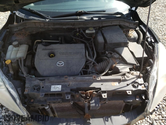 2013 Mazda 3 i SV z VIN JM1BL1TG4D1796203, wystawiony jako Copart lot #56365825 z przebiegiem 190 717 mil mil oraz Szkoda całkowita • Salvage title. Historia ofert i sprzedaży dostępna na DreamBid. Obrazek 11.