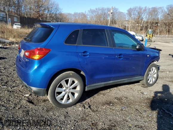 2015 Mitsubishi Outlander ES z VIN 4A4AP3AUXFE002703, wystawiony jako Copart lot #53451505 z przebiegiem 24 774 mil mil oraz Nie do naprawy • Non repairable. Historia ofert i sprzedaży dostępna na DreamBid. Obrazek 3.