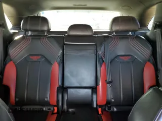 2022 Bentley Bentayga V8 z VIN SJAAM2ZV9NC013534, wystawiony jako Copart lot #74924334 z przebiegiem 10 200 mil mil oraz Nie do naprawy • Non repairable. Historia ofert i sprzedaży dostępna na DreamBid. Obrazek 10.
