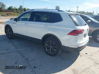 2024 Volkswagen Tiguan SE with VIN 3VV2B7AX7RM048615, listed as a IAAI auction lot 41434013 with 21,041 mi miles and . Bid and sale history available at DreamBid. Image 3.