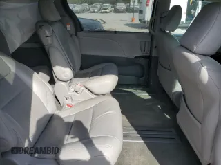 2017 Toyota Sienna XLE Auto Access Seat с VIN 5TDYZ3DC2HS832821, выставлен на аукционе Copart как лот 77212974 с пробегом 128 407 миль миль и Списание • Salvage title. История ставок и продаж доступна на DreamBid. Изображение 11.