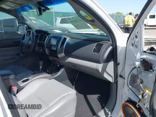 2013 Toyota Tacoma with VIN 3TMLU4EN9DM113137, listed as a IAAI auction lot 41709140 with 57,704 mi miles and . Bid and sale history available at DreamBid. Image 5.