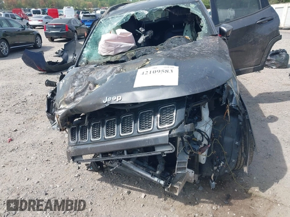 2019 Jeep Compass Latitude z VIN 3C4NJDBB5KT660906, wystawiony jako IAAI lot #42109583 z przebiegiem Nie podano mil oraz . Historia ofert i sprzedaży dostępna na DreamBid. Obrazek 6.