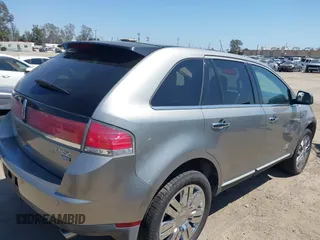 2008 Lincoln MKX with VIN 2LMDU88C08BJ00726, listed as a IAAI auction lot 42140564 with 151,475 mi miles. Bid and sale history available at carsss.com. Image 4.