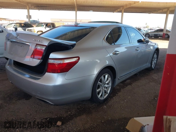 2009 Lexus LS 460 with VIN JTHBL46F895091293, listed as a IAAI auction lot 41825852 with 193,568 mi miles. Bid and sale history available at carsss.com. Image 4.