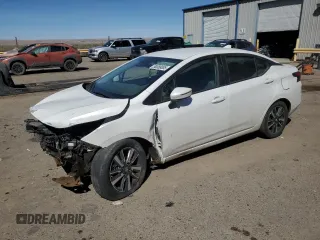 2021 Nissan Versa SV z VIN 3N1CN8EV7ML855601, wystawiony jako Copart lot #50088085 z przebiegiem 84 069 mil mil oraz Szkody całkowita. Historia ofert i sprzedaży dostępna na DreamBid. Obrazek 1.