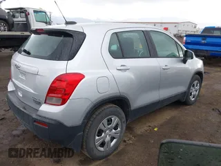 2016 Chevrolet Trax LS with VIN KL7CJKSB5GB511624, listed as a IAAI auction lot 41958765 with 117,691 mi miles. Bid and sale history available at carsss.com. Image 4.