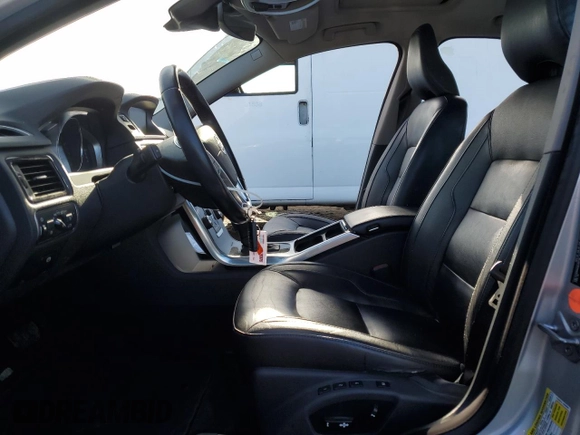 2016 Volvo S80 T5 Drive-E z VIN YV140MAK8G1197118, wystawiony jako Copart lot #85920564 z przebiegiem 70 941 mil mil oraz Szkoda całkowita • Salvage title. Historia ofert i sprzedaży dostępna na DreamBid. Obrazek 7.