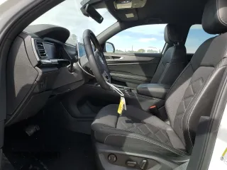 2024 Volkswagen Atlas SE z VIN 1V2WE2CA3RC226832, wystawiony jako Copart lot #45327965 z przebiegiem 5 824 mil mil oraz Szkoda całkowita • Salvage title. Historia ofert i sprzedaży dostępna na DreamBid. Obrazek 7.
