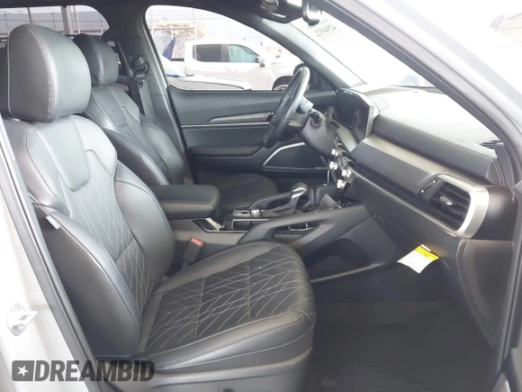 2023 Kia Telluride EX X-Line z VIN 5XYP3DGC0PG395945, wystawiony jako IAAI lot #42544923 z przebiegiem 19 046 mil mil oraz . Historia ofert i sprzedaży dostępna na DreamBid. Obrazek 5.