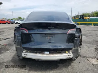 2022 Tesla Model Y Long Range z VIN 7SAYGDEE7NA014402, wystawiony jako Copart lot #56325005 z przebiegiem 41 171 mil mil oraz Szkody całkowita. Historia ofert i sprzedaży dostępna na DreamBid. Obrazek 6.