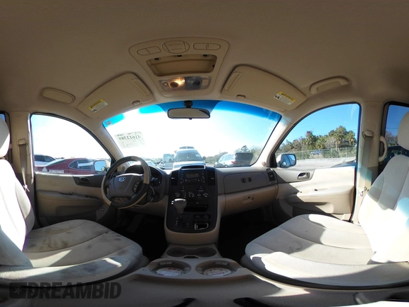 2008 Kia Sedona LX with VIN KNDMB233086261988, listed as a IAAI auction lot 41612389 with 170,947 mi miles. Bid and sale history available at carsss.com. Image 18.