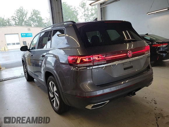 2024 Volkswagen Atlas SE with VIN 1V2HR2CA4RC557741, listed as a IAAI auction lot 42791846 with 20,380 mi miles and . Bid and sale history available at DreamBid. Image 22.
