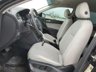 2021 Volkswagen Tiguan SE z VIN 3VV3B7AX4MM075946, wystawiony jako Copart lot #54315625 z przebiegiem 62 399 mil mil oraz Szkoda całkowita • Salvage title. Historia ofert i sprzedaży dostępna na DreamBid. Obrazek 7.
