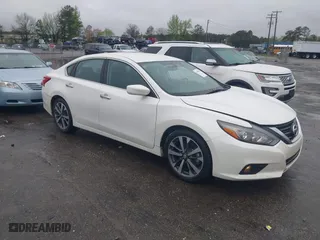 2016 Nissan Altima 3.5 SL with VIN 1N4BL3AP4GC163410, listed as a IAAI auction lot 41945963 with 111,715 mi miles. Bid and sale history available at carsss.com. Image 1.