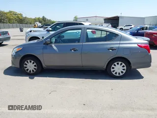 2016 Nissan Versa S z VIN 3N1CN7AP1GL910226, wystawiony jako IAAI lot #42544603 z przebiegiem 128 501 mil mil oraz . Historia ofert i sprzedaży dostępna na DreamBid. Obrazek 14.
