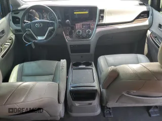 2017 Toyota Sienna XLE Auto Access Seat with VIN 5TDYZ3DC2HS815159, listed as a Copart auction lot 63634705 with 121,594 mi miles and Salvage title. Bid and sale history available at DreamBid. Image 8.