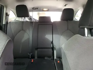 2022 Toyota Highlander LE z VIN 5TDZZRAH3NS109790, wystawiony jako Copart lot #49627715 z przebiegiem 33 113 mil mil oraz Szkoda całkowita • Salvage title. Historia ofert i sprzedaży dostępna na DreamBid. Obrazek 10.