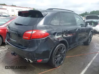 2011 Porsche Cayenne Turbo z VIN WP1AC2A23BLA84905, wystawiony jako IAAI lot #42295176 z przebiegiem 171 027 mil mil oraz . Historia ofert i sprzedaży dostępna na DreamBid. Obrazek 4.