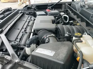 2019 GMC Sierra 1500 AT4 z VIN 1GTP9EEL2KZ222400, wystawiony jako IAAI lot #41918230 z przebiegiem 70 989 mil mil oraz . Historia ofert i sprzedaży dostępna na DreamBid. Obrazek 19.