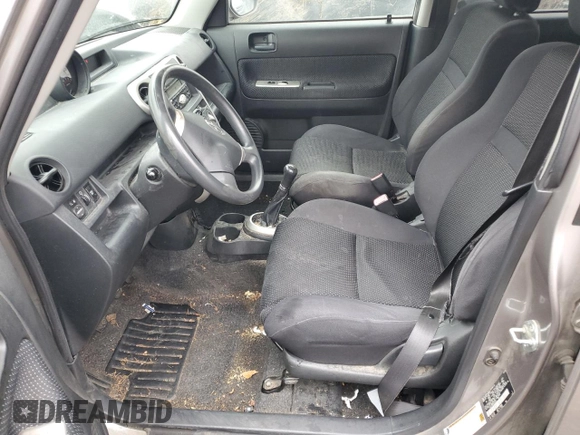 2005 Scion xB with VIN JTLKT334X50190191, listed as a Copart auction lot 89020095 with 330,148 mi miles and Salvage Title. Bid and sale history available at carsss.com. Image 7.