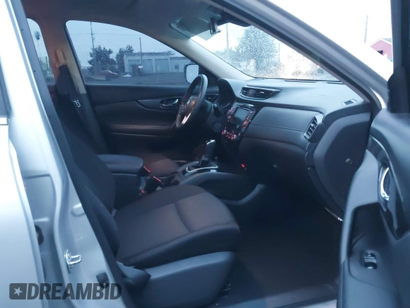 2019 Nissan Rogue SV with VIN KNMAT2MV2KP519056, listed as a IAAI auction lot 41236014 with 113,031 mi miles. Bid and sale history available at carsss.com. Image 5.