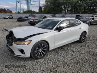 2021 Volvo S60 Momentum with VIN 7JR102FZ8MG122870, listed as a Copart auction lot 76462864 with 24,270 mi miles and Salvage Title. Bid and sale history available at carsss.com. Image 1.