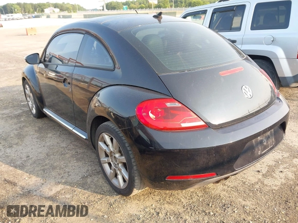 2013 Volkswagen Beetle 2.5L w/Sun/Sound/Nav с VIN 3VWJP7AT7DM677581, выставлен на аукционе IAAI как лот 42429868 с пробегом Не указан миль и . История ставок и продаж доступна на DreamBid. Изображение 3.