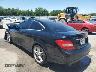2013 Mercedes-Benz C 250 z VIN WDDGJ4HB0DG094411, wystawiony jako Copart lot #57593055 z przebiegiem 156 212 mil mil oraz Szkoda całkowita • Salvage title. Historia ofert i sprzedaży dostępna na DreamBid. Obrazek 2.