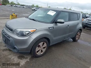 2015 Kia Soul with VIN KNDJN2A28F7219581, listed as a IAAI auction lot 41979657 with 172,688 mi miles. Bid and sale history available at carsss.com. Image 2.
