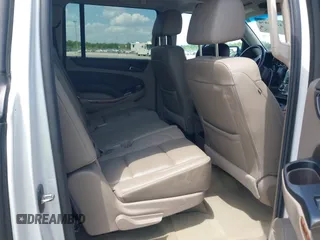 2017 Chevrolet Suburban Premier z VIN 1GNSCJKC5HR139150, wystawiony jako IAAI lot #42125570 z przebiegiem 177 792 mil mil oraz . Historia ofert i sprzedaży dostępna na DreamBid. Obrazek 8.