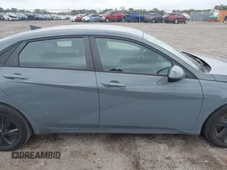 2021 Hyundai Elantra SEL with VIN KMHLM4AG6MU212660, listed as a IAAI auction lot 40806363 with 32,208 mi miles. Bid and sale history available at carsss.com. Image 13.