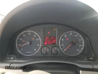 2008 Volkswagen Rabbit S z VIN WVWBA71K48W123470, wystawiony jako Copart lot #67942864 z przebiegiem 172 129 mil mil oraz Tytuł czysty. Historia ofert i sprzedaży dostępna na DreamBid. Obrazek 9.