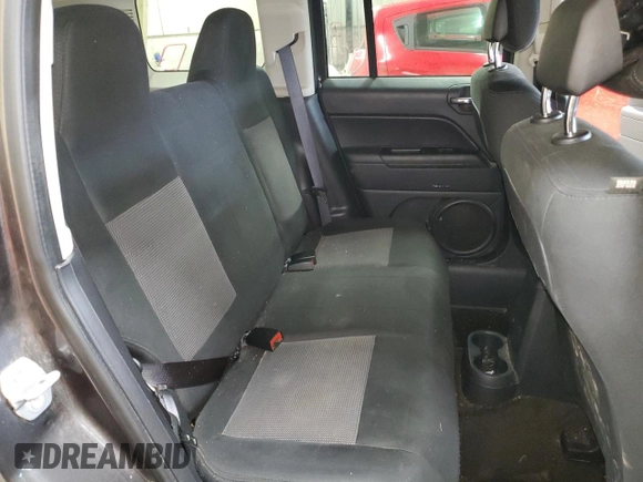 2015 Jeep Patriot Latitude with VIN 1C4NJPFB3FD353256, listed as a Copart auction lot 43928265 with 153,574 mi miles and Salvage Title. Bid and sale history available at DreamBid. Image 12.