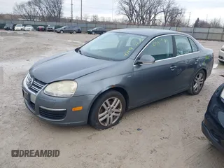 2007 Volkswagen Jetta Wolfsburg Edition с VIN 3VWEF71K97M077502, выставлен на аукционе IAAI как лот 41193243 с пробегом 135 259 миль миль и . История ставок и продаж доступна на DreamBid. Изображение 2.