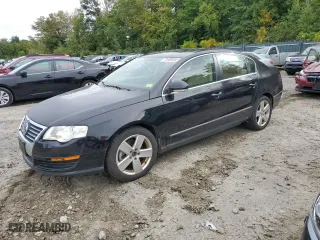 2008 Volkswagen Passat Sedan Komfort with VIN WVWAK73C78E128067, listed as a Copart auction lot 72686954 with 124,482 mi miles and Clean Title. Bid and sale history available at carsss.com. Image 1.